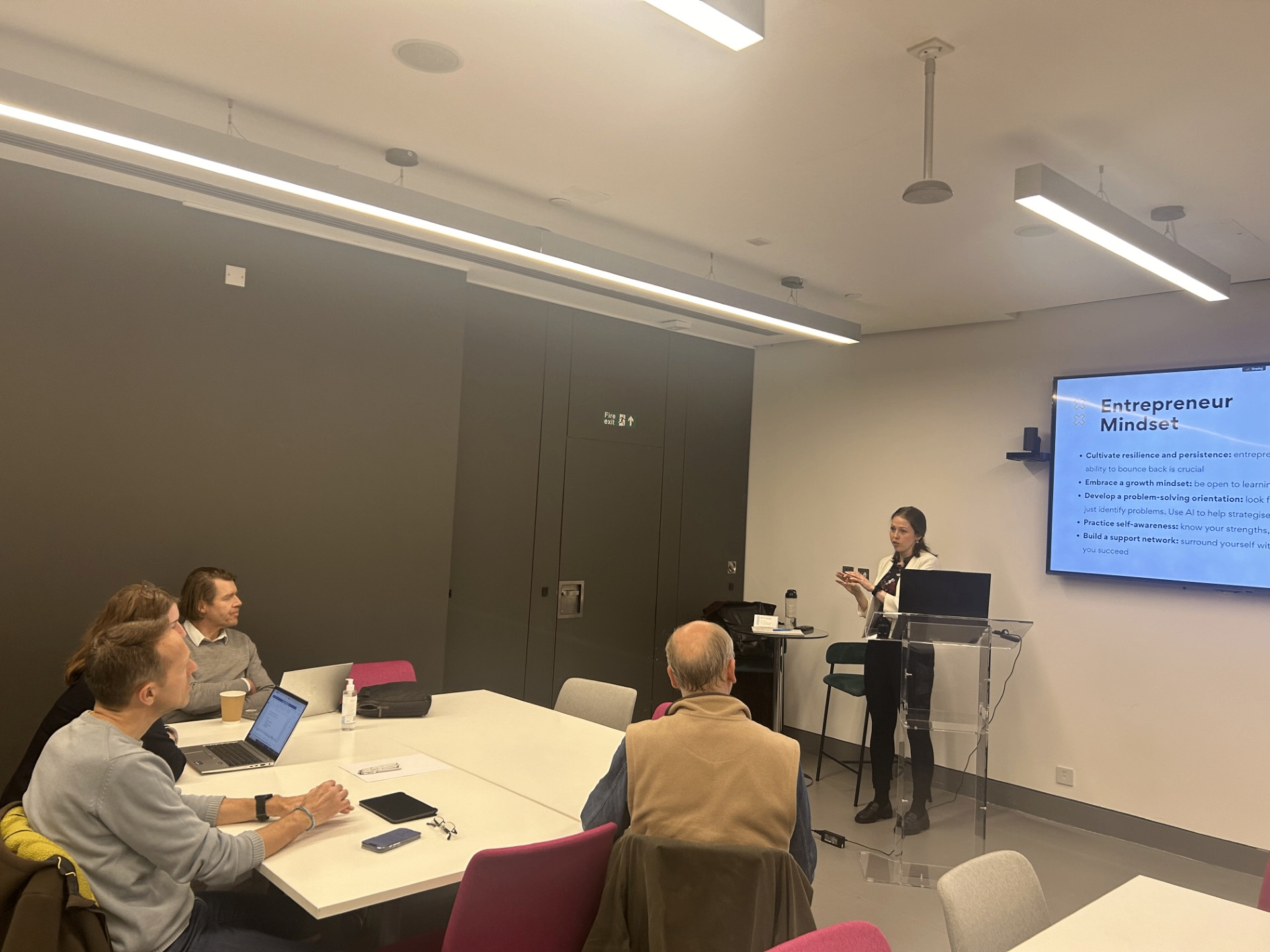Anna Carina Berkman leading an executive AI workshop